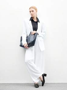 CUCCOO BIZCHIC 女士经典黑色漆皮T字带低跟鞋，适合圣诞节和春季穿着 - 黑色 - 查看 2
