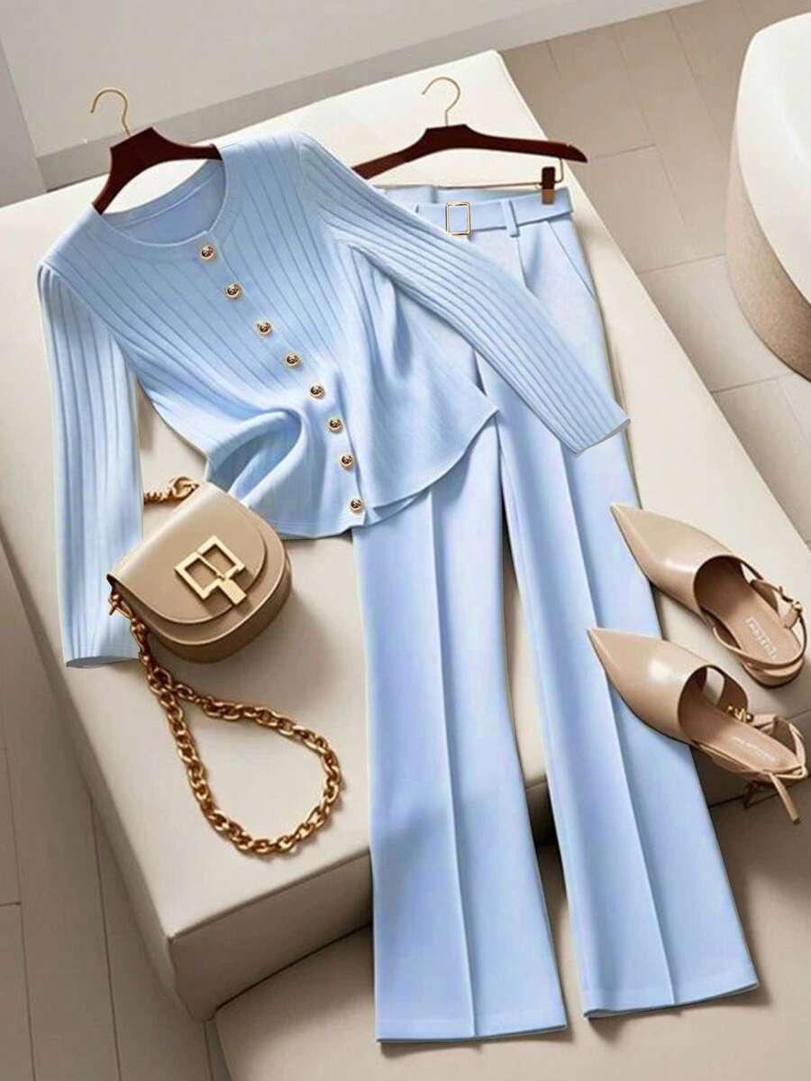 Qadelle Bộ đồ 2 món thường ngày cho nữ, áo thun cổ tròn tay dài cài nút đơn màu trơn và quần dài - Màu xanh lam - Xem 1