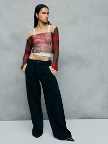 TypaGal Suéter Cropped Listrado com Cores Ousadas Entrega Estilo Alternativo e Gótico para o Outono, Que as Mulheres Adoram. Ideal para o Halloween e para Sobreposição no Inverno para Coleções Femininas, Ele Faz uma Declaração com Detalhes Desgastados. Perfeito para o Outono, Denim Perna Larga ou Clima de Suéter Aconchegante. - Multicolorido - Visão 4