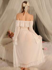 DelicateAllure 性感蕾丝和网眼露肩喇叭袖褶皱睡袍 - 白色 - 查看 2