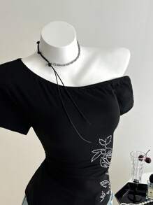 Elamini Women's Street Style Asymmetric Shoulder Ruched Floral Print Rhinestone T-Shirt - Black - View 4