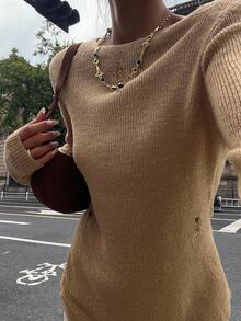 DAZY 镂空不对称设计修身圆领长袖毛衣，女款秋冬 - 卡其色 - 查看 1