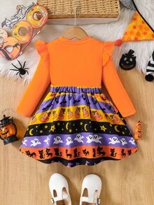 SHEIN Perso Play 2 件套女婴万圣节荷叶边长袖围裙套装，带 3D 蝴蝶结和南瓜图案，休闲可爱的节日装 - 彩色 - 查看 2