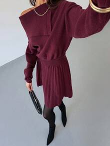 Aloruh 秋季女装酒红色毛呢连衣裙收腰褶皱A字修身针织连衣裙长袖单肩斜肩毛衣裙冬季女装 - 酒紅色 - 查看 7