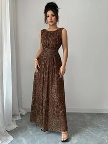 Rafferiza 女式优雅豹纹网眼圆领褶饰抽绳腰部 A 字形无袖长裙 - 鏽棕色 - 查看 3