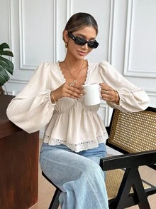 Serisse 女士法式休闲衬衫，灯笼袖蕾丝边刺绣宽松V领系带长袖上衣，适合日常通勤。秋冬新品，返校季，秋季女装，可爱上衣，外出上衣，复古女装，商务休闲女装，秋季女装，返校节，外出上衣，约会之夜，婚礼宾客，商务休闲女装，复古风格，四季皆宜的夏季 - 杏色 - 查看 4