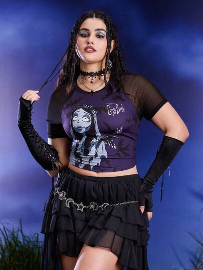 Corpse Bride X SHEIN 大码女式夏季休闲暗黑恐怖卡通字母图案撞色网眼插肩短袖修身短款上衣