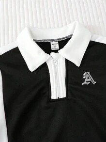 SHEIN 小男孩半拉鍊 Polo 套裝，字母刺繡領口上衣搭配側邊拼接長褲 2 件套，春秋日常休閒裝，花童造型 - 黑色 - 查看 4