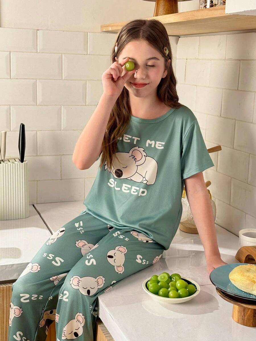 SHEIN 2 件可爱考拉印花女童睡衣套装，短袖上衣和长裤 - 彩色 - 查看 1