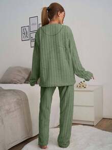EURMUSE 2件套条纹绒毛面料带标语刺绣细节家居服睡衣套装 - 綠色 - 查看 2