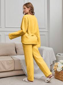 EURMUSE Bộ đồ ngủ thêu họa tiết Pelush Love 2 món - Màu vàng - Xem 2