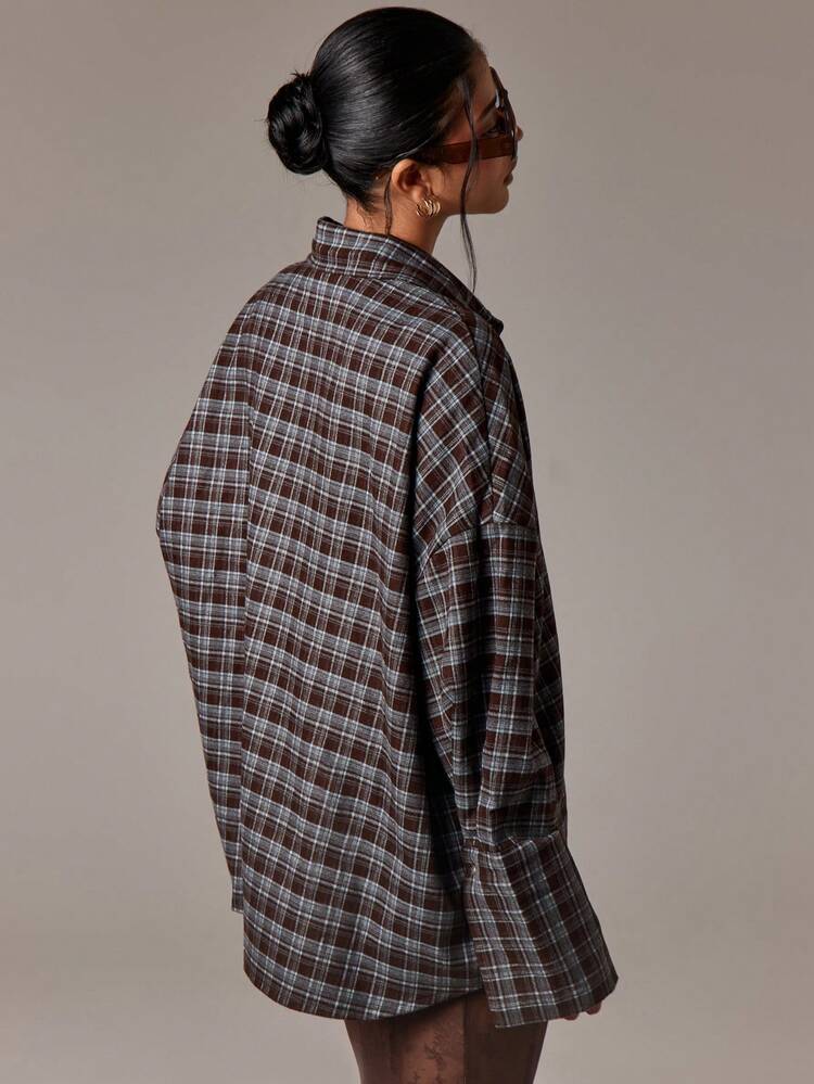 Camicia oversize a quadri con bottoni e tasca applicata