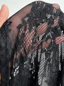 Viva Relle 女士优雅性感 V 领蕾丝边黑色大码短袖 T 恤，适合夏季穿着，日常穿着、新年、圣诞节、假期和情人节都非常合适。 - 黑色 - 查看 7