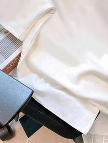 Manfinity Joysei 标准尺寸男士 3D 压花英文标语图案 T 恤 - 白色 - 查看 3