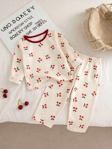 SHEIN 婴幼儿樱桃印花两件套，婴儿长袖上衣和裤子，适合春秋季节穿着
