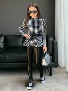 SHEIN Cô gái Tween In Houndstooth Tay áo chân cừu Thắt lưng Xoay eo Áo thun & Da giả Quần - Đen và trắng - Xem 6