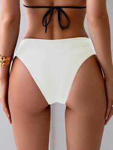 Swim Basics 夏季女士性感 V 型比基尼泳裤，简约时尚，适合日常休闲穿着 - 白色 - 查看 2