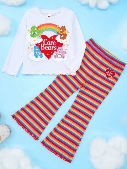 SHEIN X Care Bears 2 件套年轻女孩休闲可爱熊和彩虹图案圆领插肩长袖生菜边 T 恤和条纹喇叭裤套装，春秋