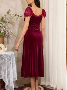 Côtesoire 女士优雅法式蕾丝和天鹅绒饰边荷叶边长睡袍女式天鹅绒连衣裙蕾丝睡袍长款内衣裙天鹅绒睡袍蕾丝边天鹅绒连衣裙女式休闲裙长款天鹅绒连衣裙蕾丝天鹅绒连衣裙女式睡裙女式缎面连衣裙蕾丝睡袍 - 藏蓝色 - 查看 2