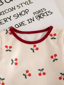 SHEIN 婴幼儿樱桃印花两件套，婴儿长袖上衣和裤子，适合春秋季节穿着