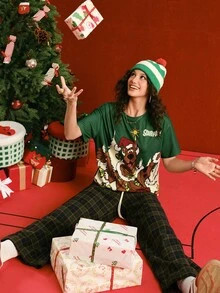 SCOOBY-DOO X SHEIN Sombrero de Navidad casual y camiseta de manga corta con cuello redondo con estampado de perro para mujer, verano