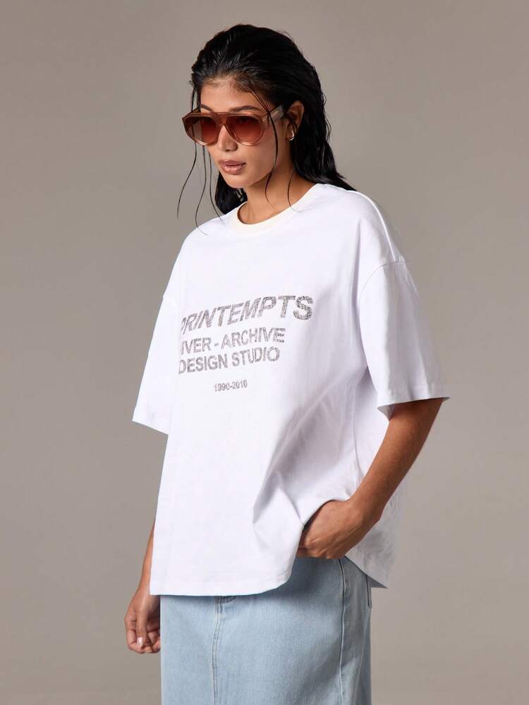 アーカイブデザインのテキストプリント入りオーバーサイズホワイトTシャツ