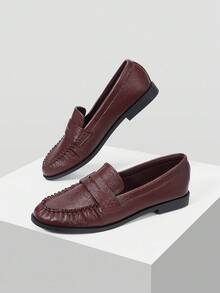 MOTF 女士 PU 皮革乐福鞋，复古英伦风格，时尚优雅，舒适一脚蹬平底鞋 - 酒紅色 - 查看 4