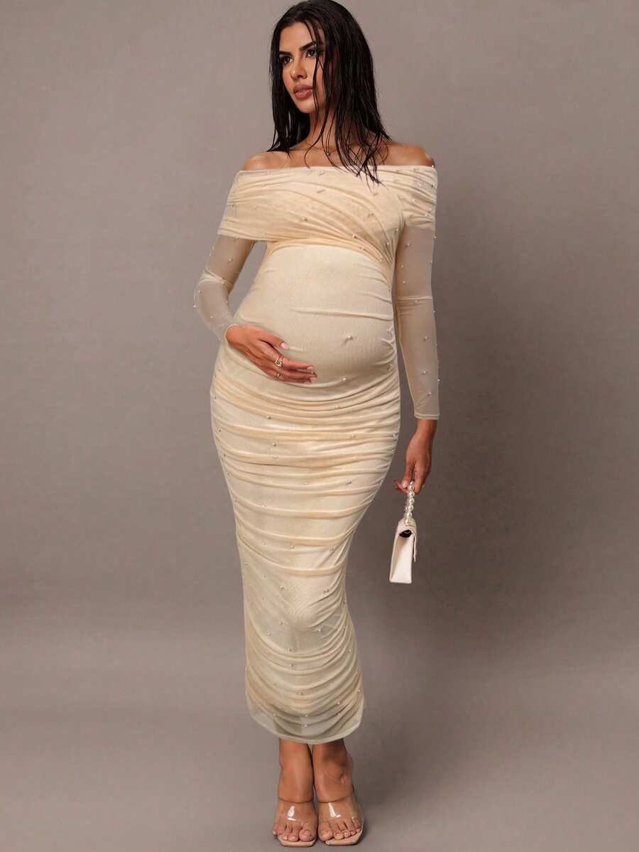 MaterniChic Vestido largo elegante de maternidad blanco con hombros abiertos, decorado con perlas y drapeado, ajustado, romántico para fiesta, cita o Día de San Valentín, vestidos de verano para mujeres, maternidad