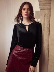 MOTF PREMIUM VELVET FAUX PEARL DETAIL BLOUSE, AUTUMN - Black - View 7