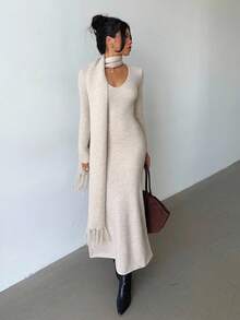 Elenzga 优雅浅杏色V领简约舒适复古风针织连衣裙配流苏围巾，适合秋冬通勤出游 - 杏色 - 查看 3
