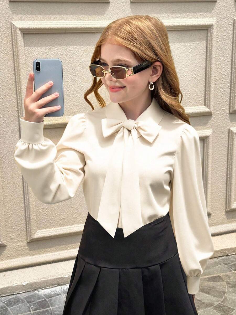 SHEIN 青少年女孩休闲日常法式优雅学院风翻领蝴蝶结灯笼袖修身长袖衬衫，返校季，经典百搭衬衫，青少年女孩服装，娃娃装上衣，白色上衣，白衬衫，长袖上衣，可爱上衣 - 米色 - 查看 1