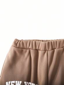 SHEIN 2 件套青少年女孩休闲标语印花连帽衫和运动裤套装，纯色简约基本搭配服装，适合通勤、上学、日常休闲、旅行、户外派对、运动、秋冬 - 咖啡棕 - 查看 7