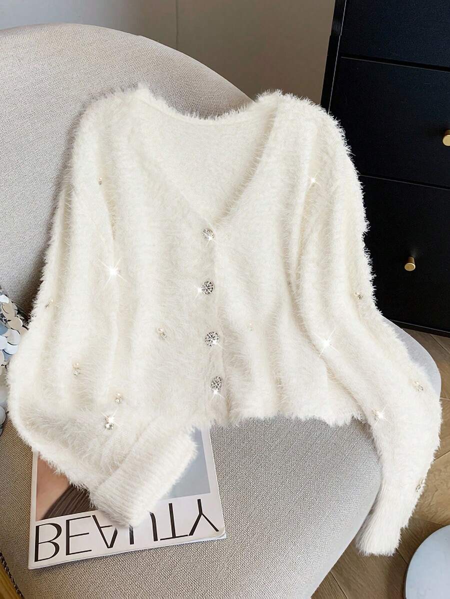 GlowEve CURVE 1 件女式加大码 V 领蝙蝠袖长袖毛绒水钻装饰简约开衫 - 米色 - 查看 1