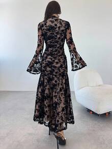 Firerie 女式优雅花卉网眼透视荷叶边下摆修身立领喇叭袖连衣裙 - 黑色 - 查看 6