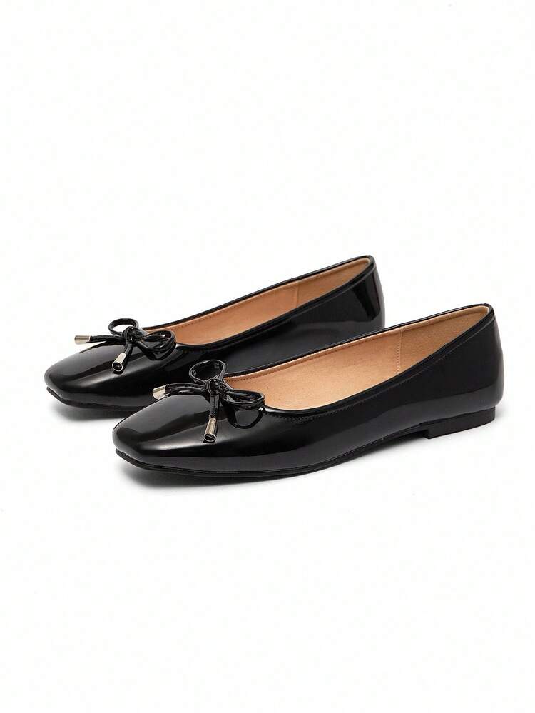 CUCCOO CURVES Plus Size Women's Square Toe Low Heel Fashion Bow Decor Patent Leather High Heel Pumps