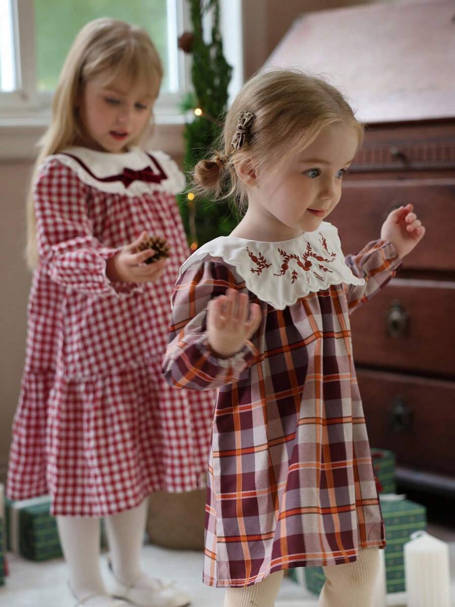 SHEIN Babygirl Baby GirlAutumn Embroidered Big Collar Long Sleeve Fashionable Checkered Dress, Suitable For Camping Or Attending Friends' Birthday Parties In Mild Autumn Weather - Brown - View 1