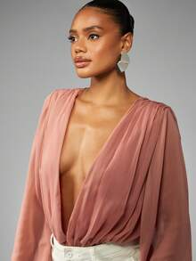 MISSGUIDED Áo liền thân bằng chiffon cổ chữ V sâu, tay chuông rộng, eo kiểu Empire, thanh lịch, thích hợp cho tiệc tối, dịp đặc biệt, đám cưới, tiệc cưới, dáng ôm sát, tạo điểm nhấn. - Bụi hồng - Xem 4