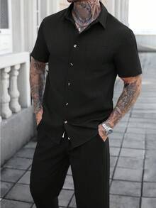 Manfinity Homme 秋季男士服装，2025 秋季男士服装，男士两件套服装，2 件纯色纹理条纹休闲短袖衬衫和裤子套装，男士休闲装和极简主义百搭，适合日常通勤旅行 - 黑色 - 查看 6