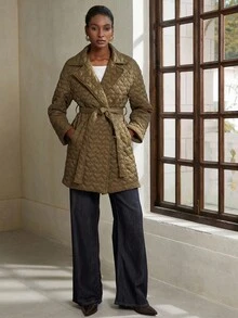 Aveloria Modichic 简约轮廓心形绗缝领带腰侧口袋中长款夹棉大衣 - 軍綠色 - 查看 6