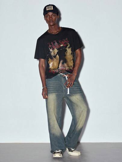  MODCRASH 时尚印花男士T恤，纯色简约休闲设计，适合日常穿着、街头潮流，春夏皆宜。