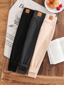 SHEIN LMoss Kids 3 Stücke/Set Dicke thermisch gefütterte Leggings für Kleine Mädchen in Schwarz, Grau und Apricot. Kaufen Sie 1 und erhalten Sie 3 Thermisch gefütterte Hosen in Schwarz, Grau und Beige als vielseitig kombinierbare Basis-Bodenschicht in einem Dreier-Pack. Warm und bequem, geeignet für Herbst und Winter, für den Hausgebrauch, Outdoor-Aktivitäten, Schule und Lässig. Im selben Stil wie bei meiner Mutter, meiner Schwester und meiner jüngeren Schwester.