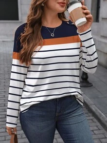 EMERY ROSE تي شيرت بأكمام طويلة مع طباعة شريطية ملونة بتصميم بسيط للمقاسات الكبيرة - متعدد الألوان - مشاهدة 3