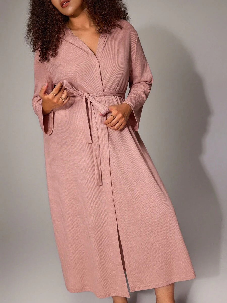 秋季加大码灰粉色连帽长袍，配有腰带和口袋，长袖