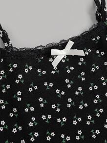 SHEIN Girlism 2 件套青少年女孩白色针织短款 T 恤和黑色花卉蝴蝶结吊带裙，休闲度假舒适，秋季