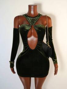 Mistrie Women's Solid Color Cutout Design Long Sleeve Fitted Sexy Mini Velvet Dress,Halloween Clothes,Christmas Dress,Goth Dress