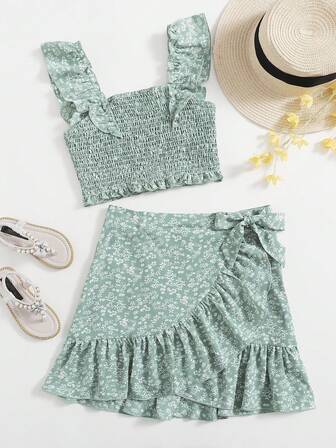 تنورة بعقدة مطوي مع لباس علوي قصير مدرز بكتف مكشكش بزهر اقحوان للفتيات المراهقات