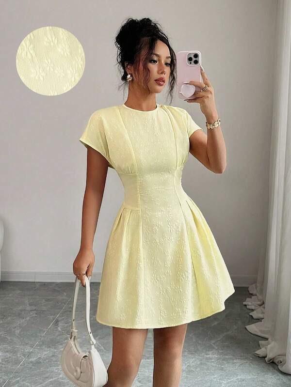 Elenzga Vestido italiano de cuello redondo, mangas descubiertas de los hombros, cintura entallada, plisado, color amarillo crema, tela jacquard