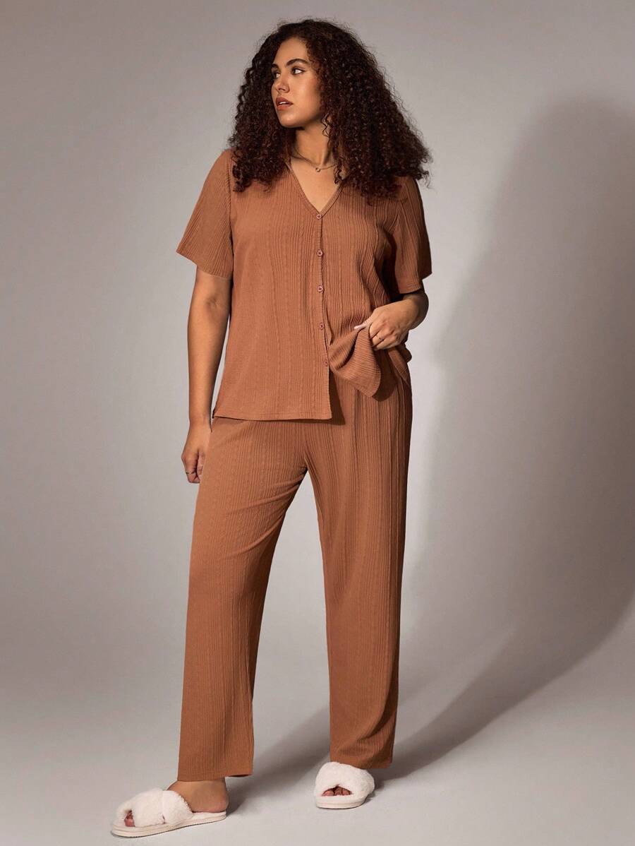 SHEIN Plus Size Jacquard Textured Solid Color Short Sleeve Pajama Set - Khaki - View 1