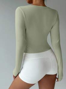 FavEase 粉色瑜伽健身运动高弹柔软裹身 V 领长袖短款紧身 T 恤，时尚简约休闲优雅基本款衣橱必备设计，适合女性，春秋季 - 薄荷綠 - 查看 2