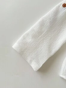 SHEIN 2 pièces Chemise blanche tout-aller pour bébé garçon et bébé fille avec col châle rayé, polyvalente pour le printemps, l'automne, l'hiver, l'été, convient pour l'anniversaire, la soirée, la représentation, le mariage, la baby shower, le baptême, la 1ère célébration d'anniversaire - Multicolore - Voir 6
